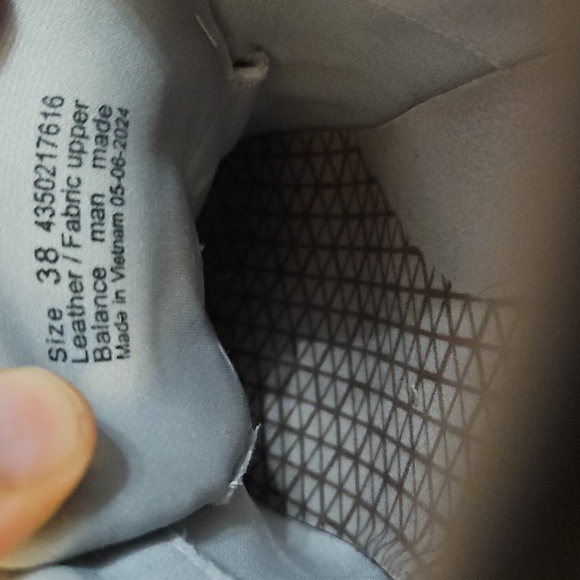 Dansko Paisley Suede Walnut Waterproof Shoes Size 38 (7.5-8) - Picture 4 of 5